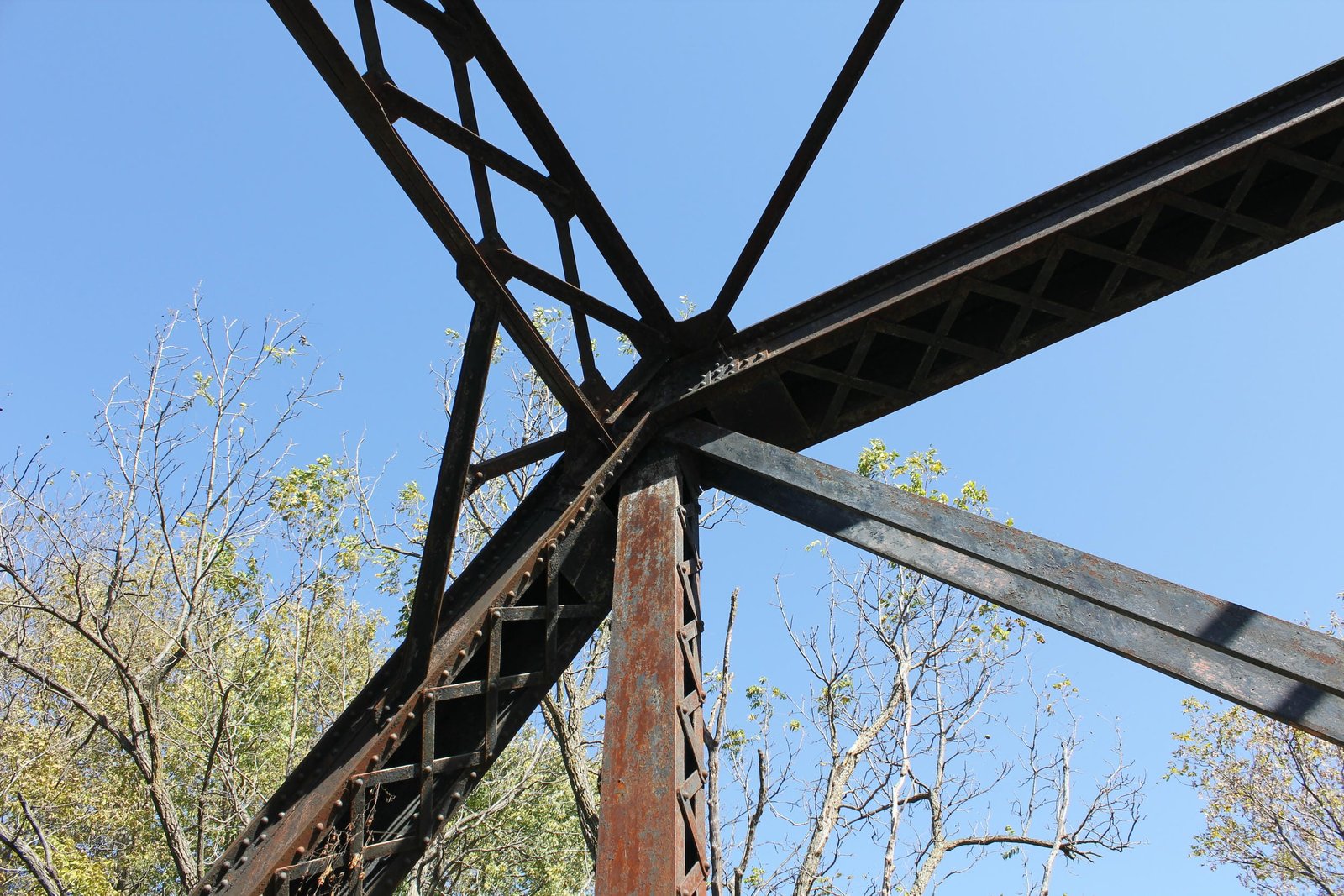 Upper angle connection
